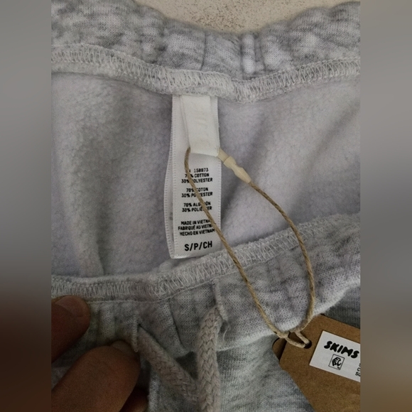 SKIMS Authentic Cotton Fleece Classic Jogger NWT Light Heather Grey Size SMALL - Picture 8 of 9